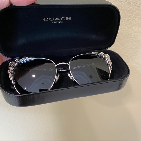 New coach 56mm cat eye sunglasses - Picture 5 of 14